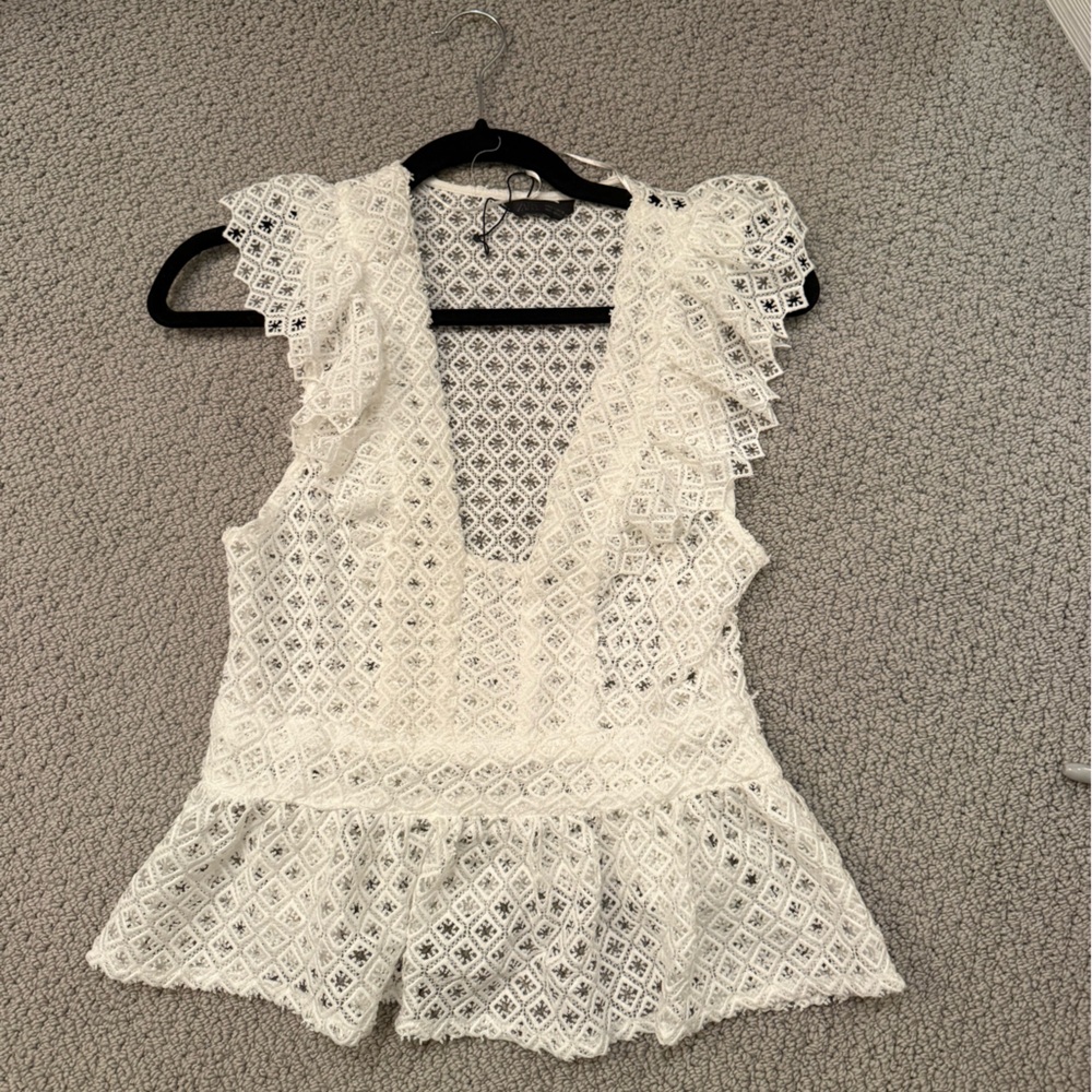 Zara Lace Ruffle Sleeveles